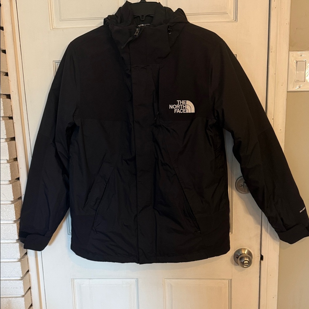 The North Face DryVent hooded rain shell / waterproof jacket men’s Large